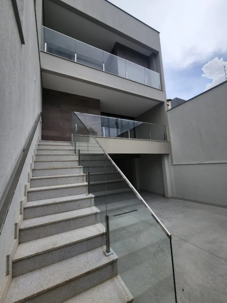 Casa, 3 quartos, 230 m² - Foto 3