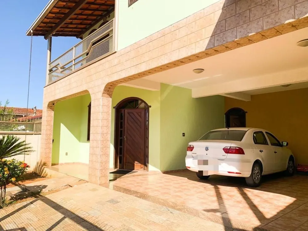 Casa, 4 quartos, 357 m² - Foto 1