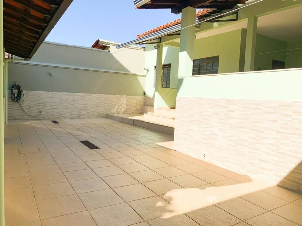 Casa, 4 quartos, 357 m² - Foto 2