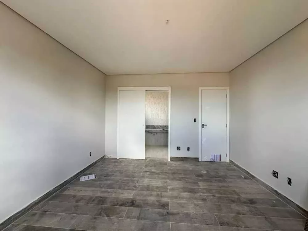 Apartamento à venda com 4 quartos, 147m² - Foto 13