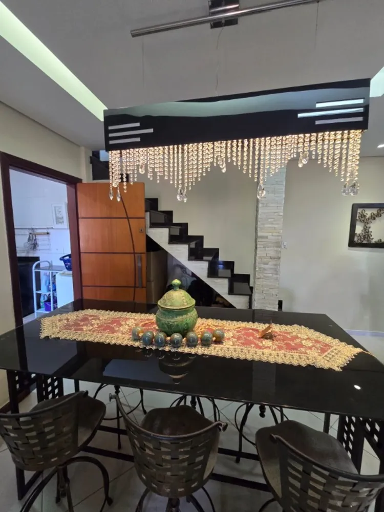 Casa, 3 quartos, 250 m² - Foto 4