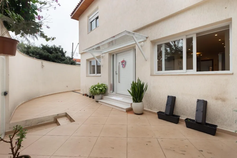Casa, 4 quartos, 210 m² - Foto 1