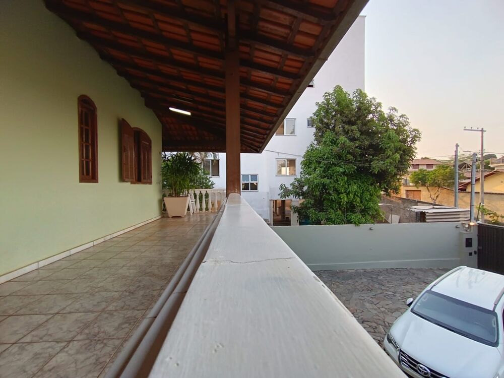 Casa à venda com 4 quartos, 370m² - Foto 12
