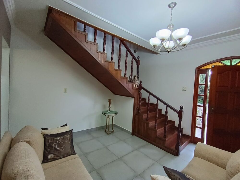Casa à venda com 4 quartos, 370m² - Foto 3