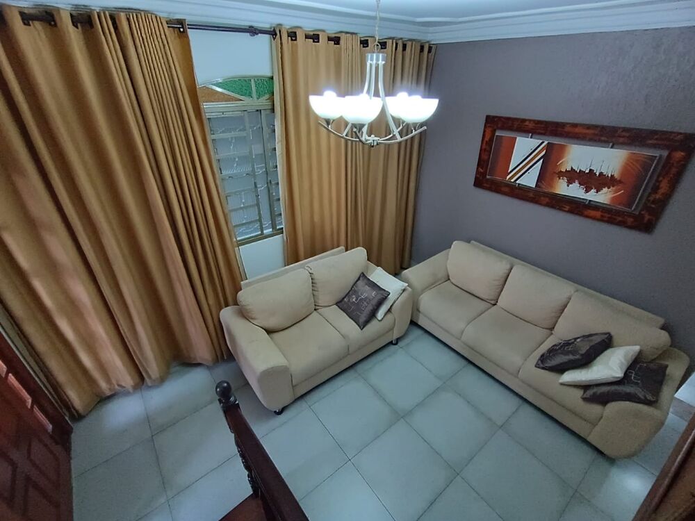 Casa à venda com 4 quartos, 370m² - Foto 2