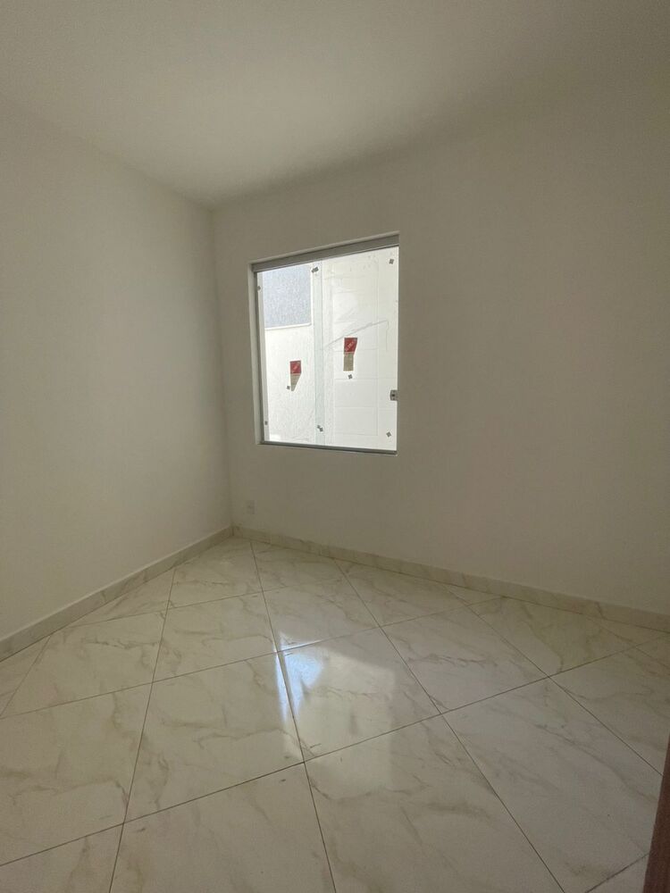 Casa à venda com 2 quartos, 100m² - Foto 2
