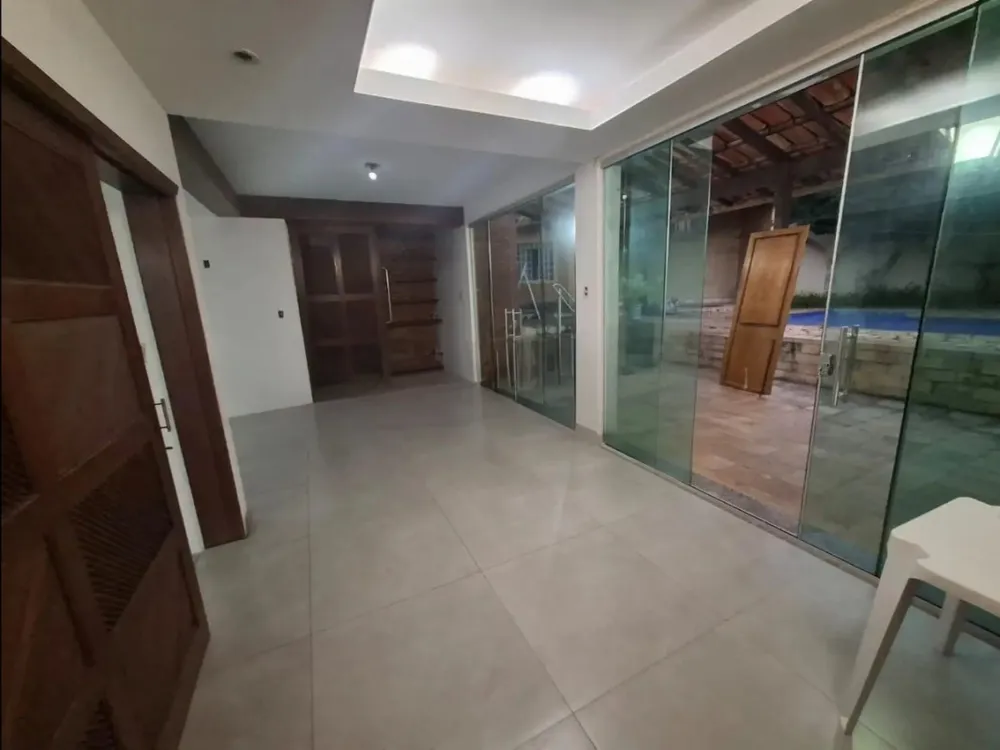 Casa, 6 quartos, 270 m² - Foto 2