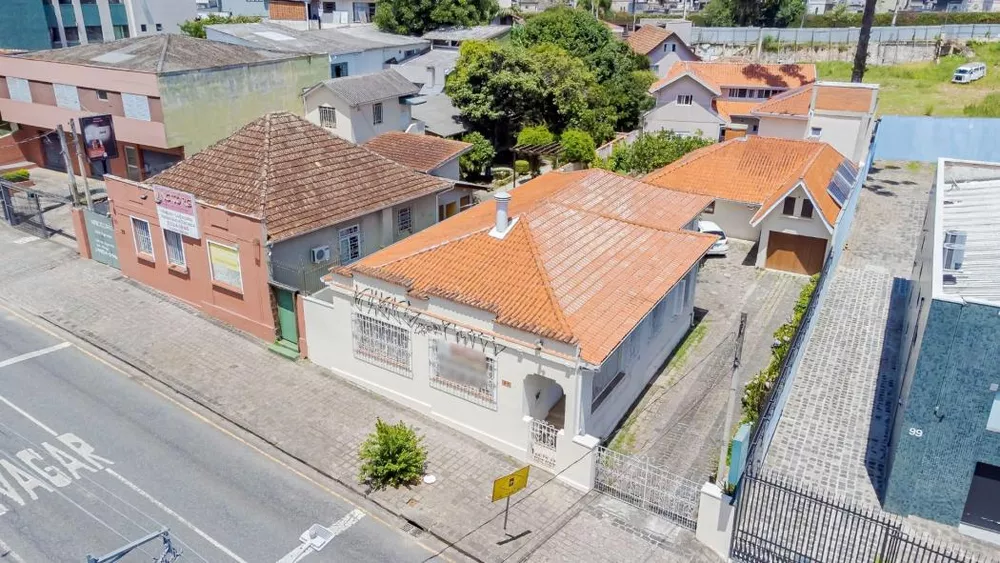 Casa à venda com 4 quartos, 420m² - Foto 1