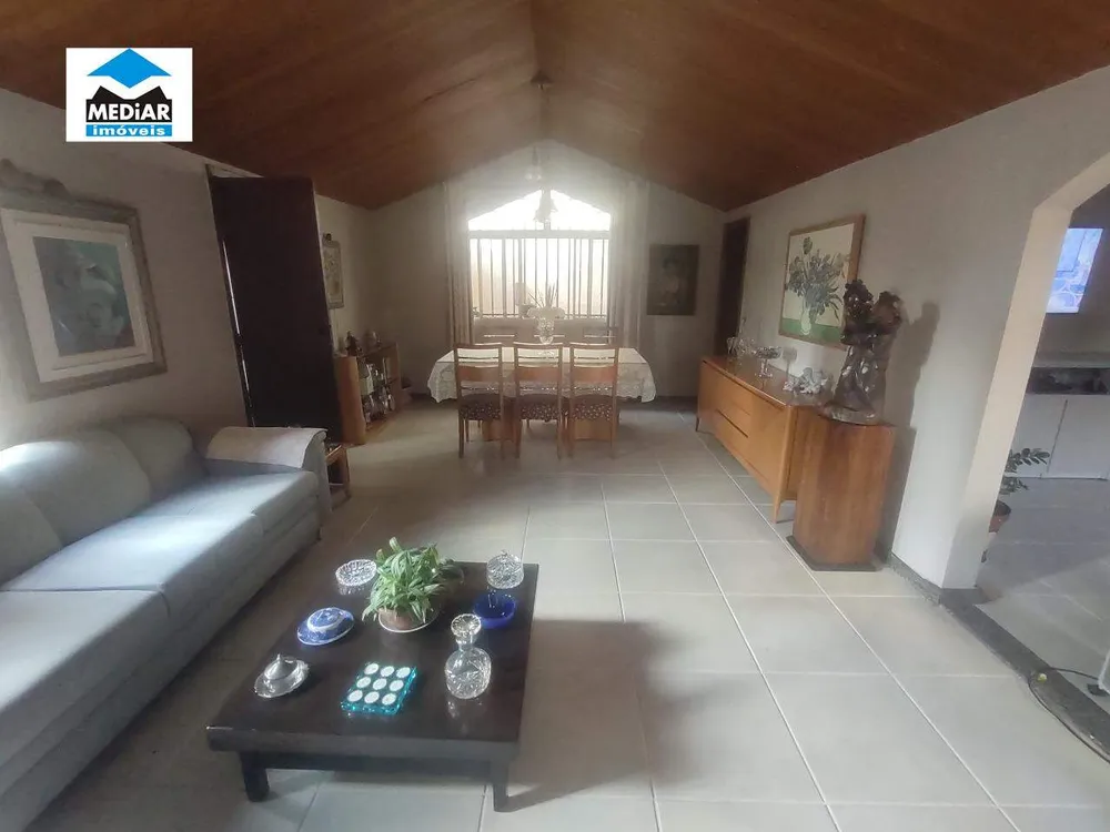 Casa, 3 quartos, 191 m² - Foto 1