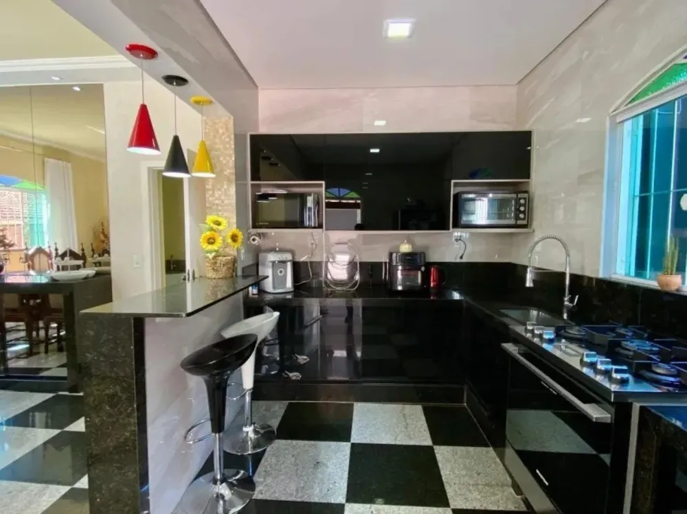 Casa, 4 quartos, 308 m² - Foto 2