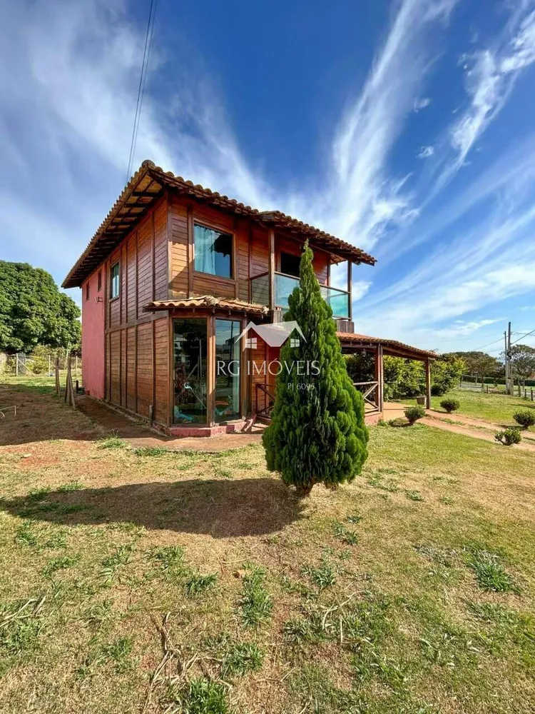 Casa de Condomínio à venda com 3 quartos, 1000m² - Foto 1