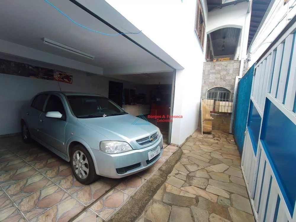 Casa à venda com 3 quartos, 360m² - Foto 2