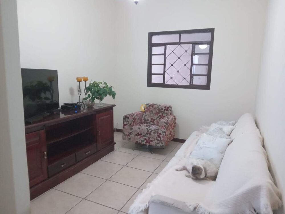 Casa à venda com 4 quartos, 117m² - Foto 4