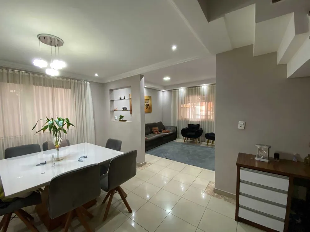 Casa, 3 quartos, 240 m² - Foto 5