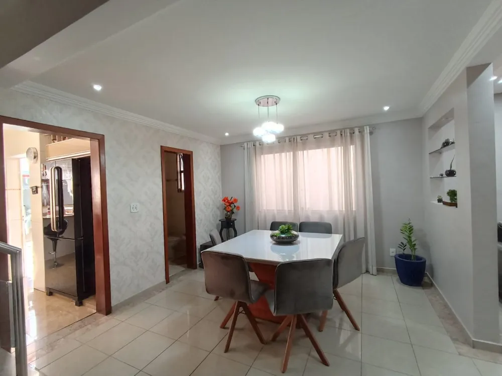 Casa, 3 quartos, 240 m² - Foto 3