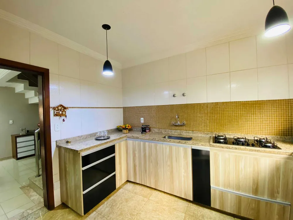 Casa, 3 quartos, 240 m² - Foto 7