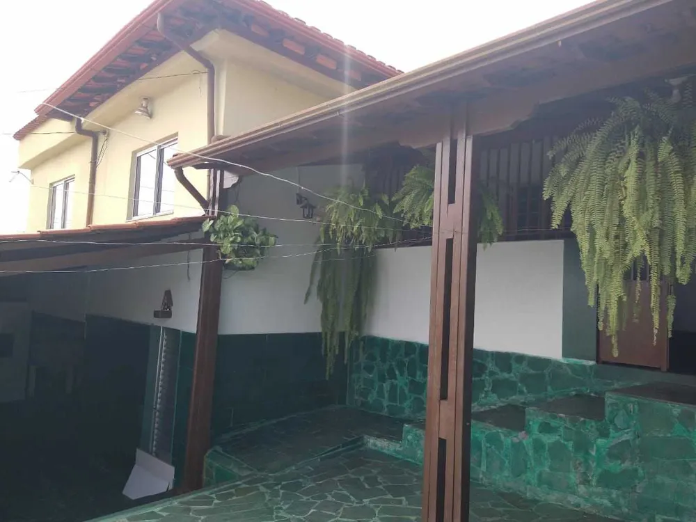 Casa, 5 quartos, 205 m² - Foto 1