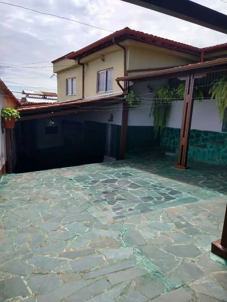 Casa, 5 quartos, 205 m² - Foto 2