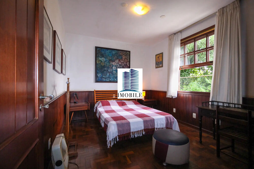 Casa à venda com 4 quartos, 392m² - Foto 1