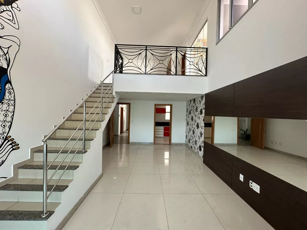 Cobertura à venda com 4 quartos, 180m² - Foto 1