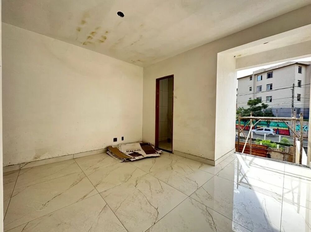 Casa à venda com 3 quartos, 111m² - Foto 4