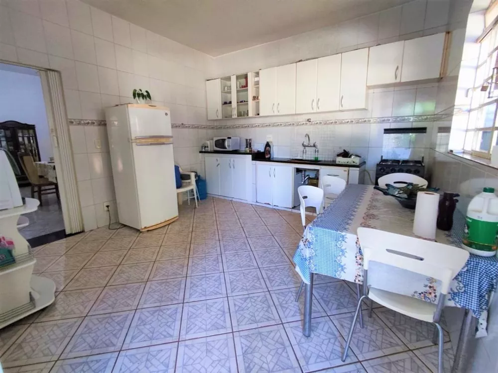 Casa à venda com 4 quartos, 200m² - Foto 23