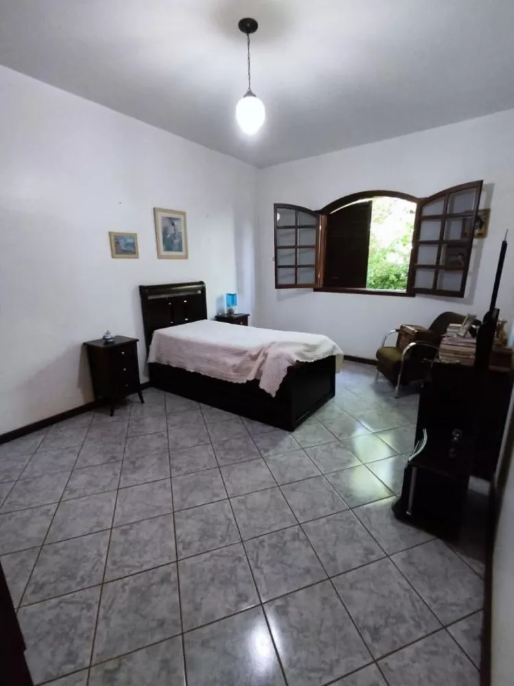 Casa à venda com 4 quartos, 200m² - Foto 18