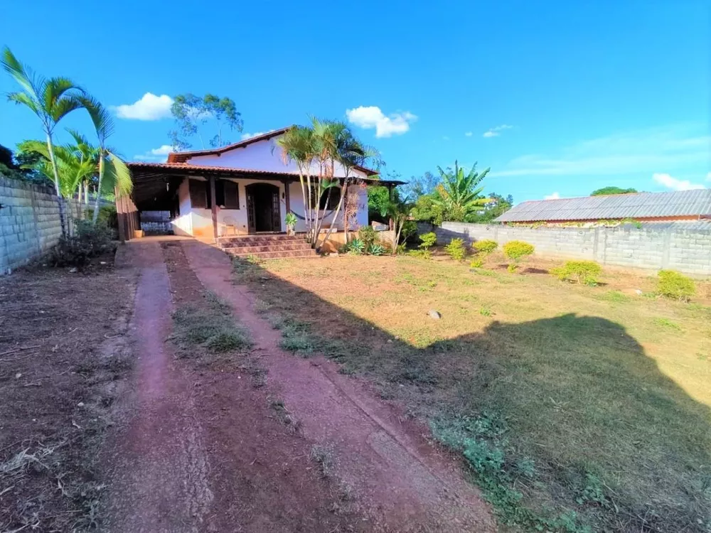 Casa à venda com 4 quartos, 200m² - Foto 2