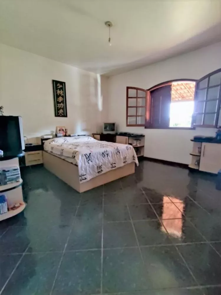 Casa à venda com 4 quartos, 200m² - Foto 15