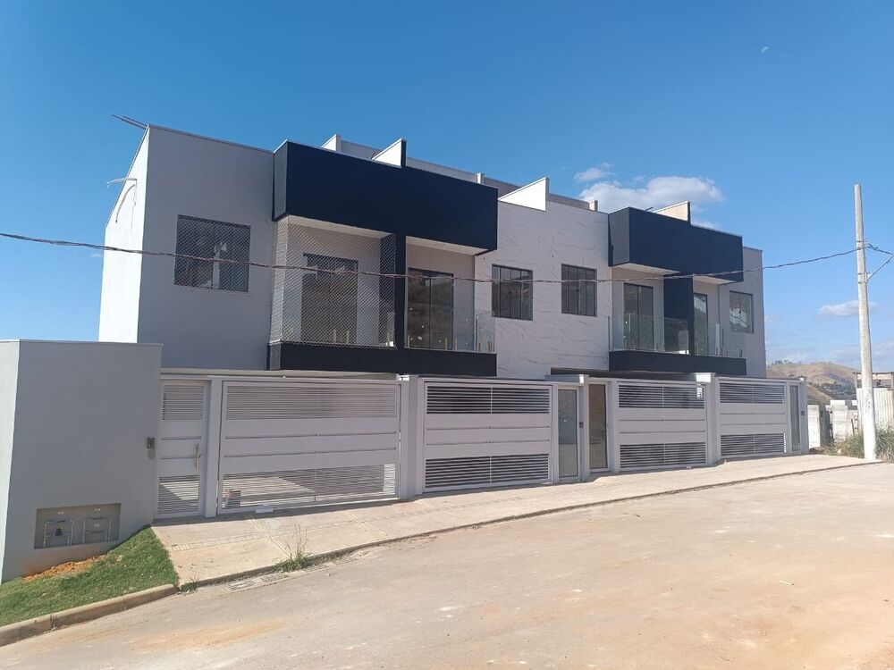 Casa à venda com 3 quartos, 150m² - Foto 1