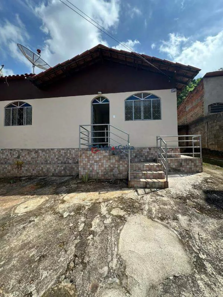 Casa à venda com 2 quartos, 75m² - Foto 2