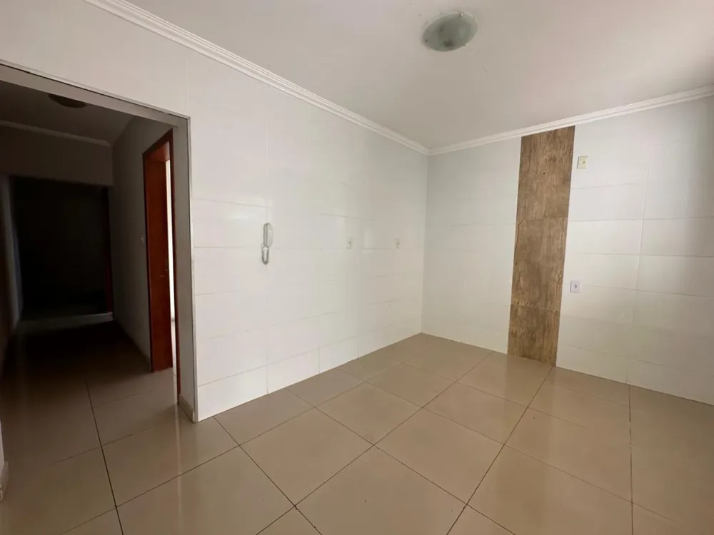 Casa, 3 quartos, 240 m² - Foto 8