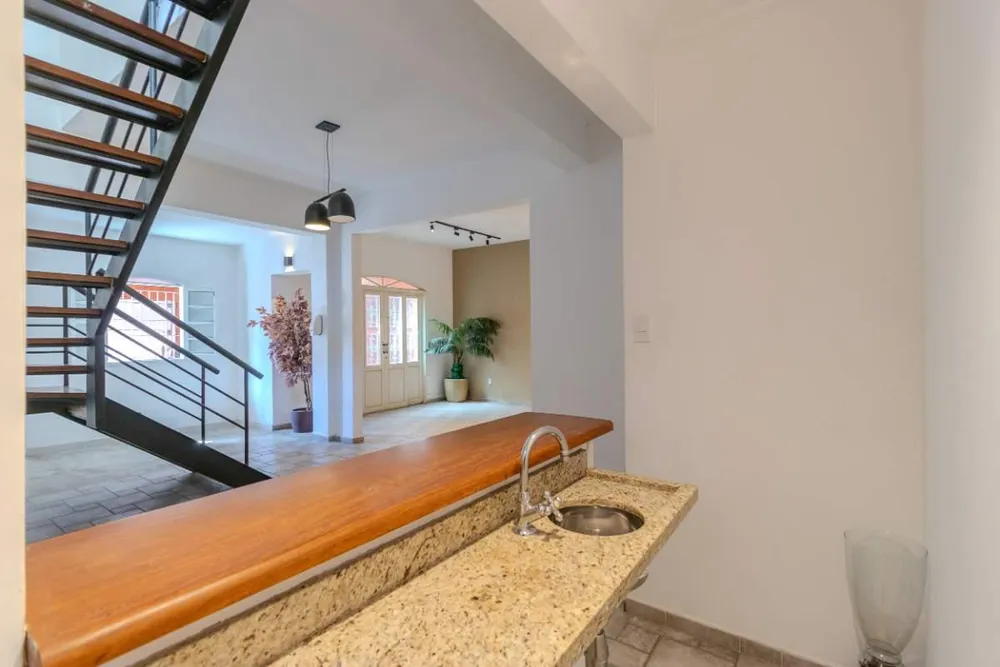 Casa, 3 quartos, 212 m² - Foto 1