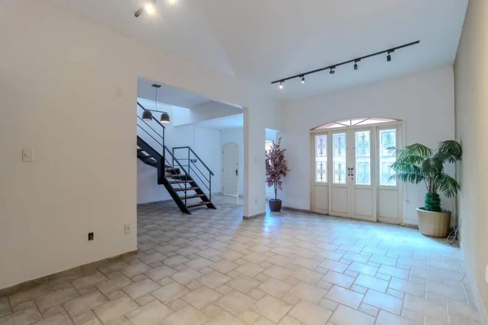 Casa, 3 quartos, 212 m² - Foto 2