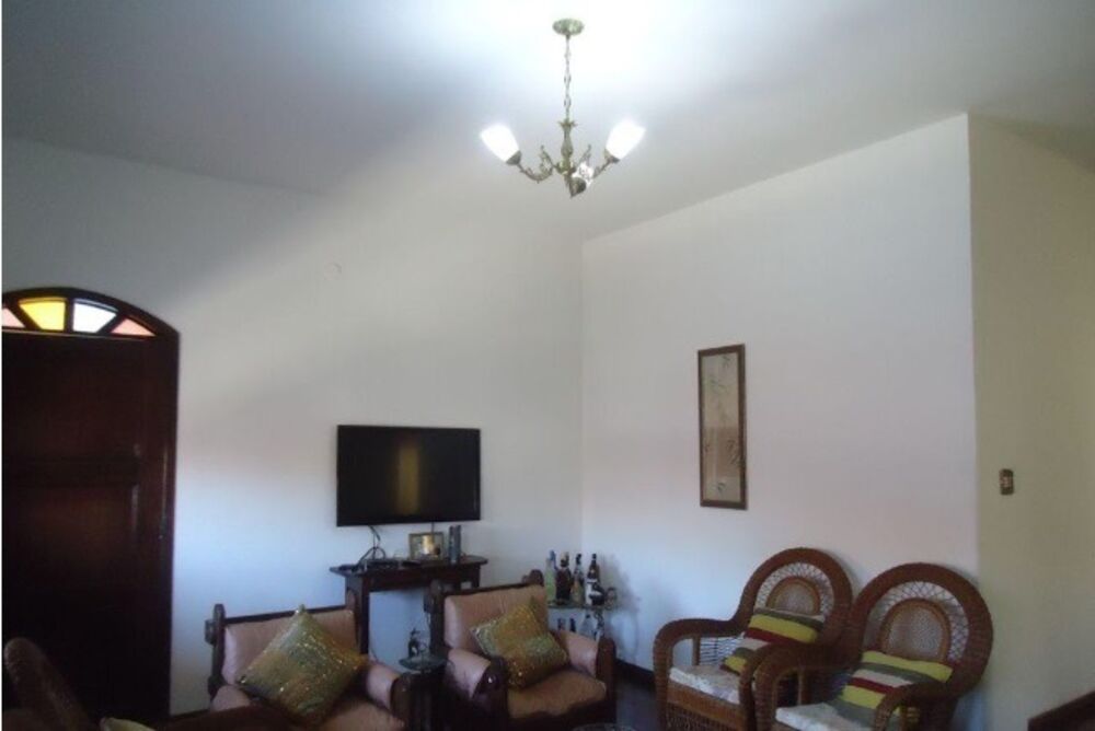 Casa à venda com 3 quartos, 226m² - Foto 2