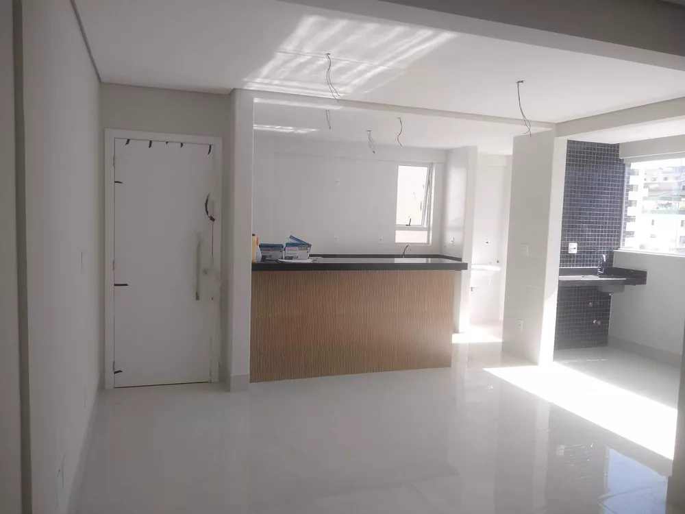 Apartamento à venda com 3 quartos, 101m² - Foto 4