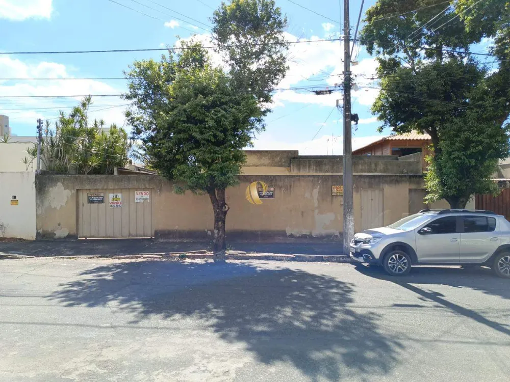 Casa, 3 quartos, 233 m² - Foto 1