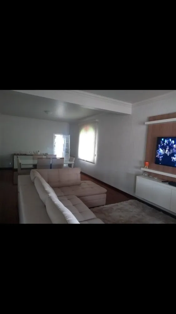 Casa, 4 quartos, 338 m² - Foto 2