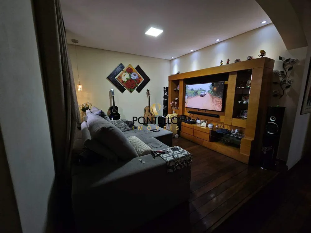 Casa, 4 quartos, 227 m² - Foto 3