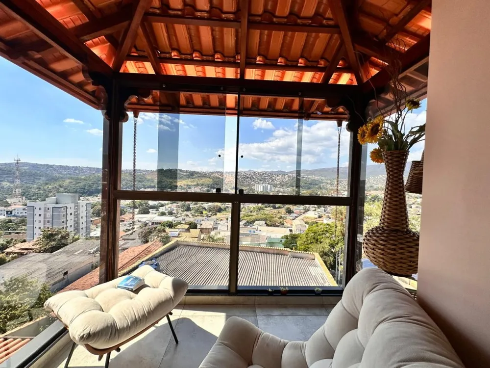 Casa, 3 quartos, 210 m² - Foto 1