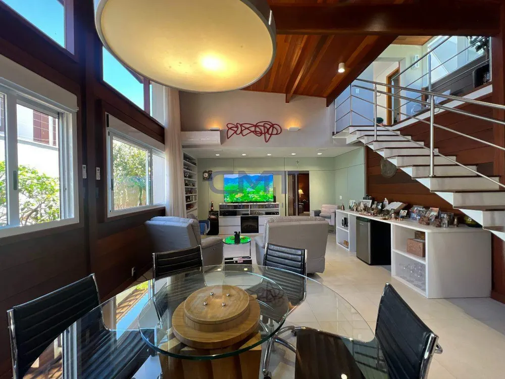 Casa, 4 quartos, 330 m² - Foto 2