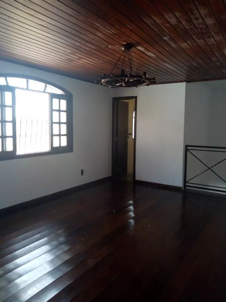 Casa à venda com 3 quartos, 420m² - Foto 8