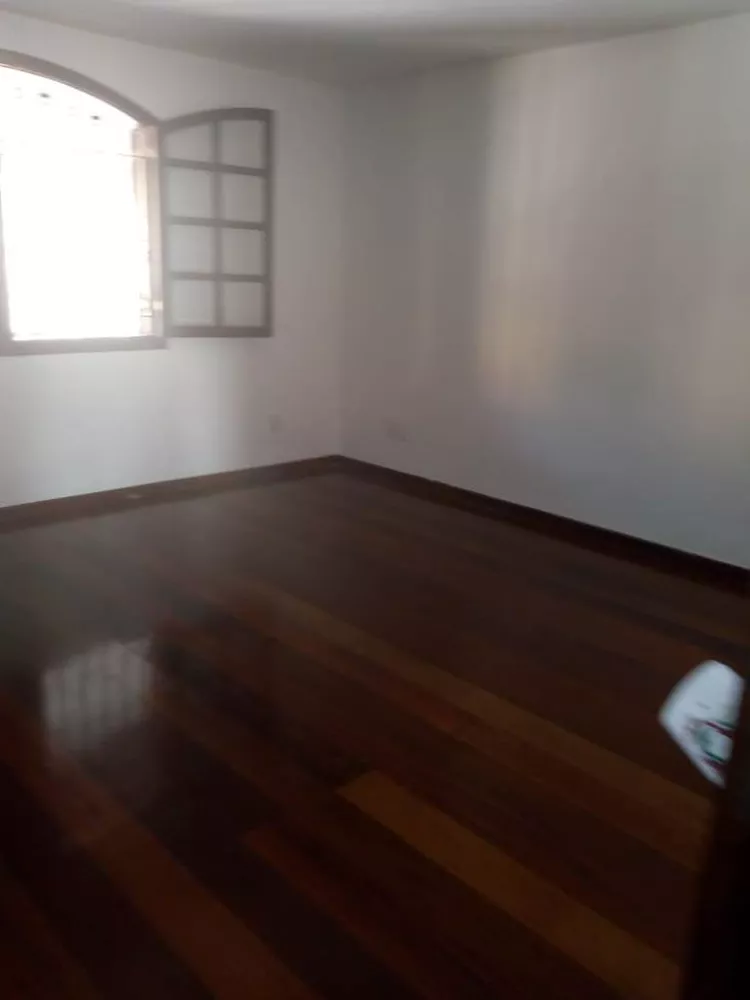 Casa à venda com 3 quartos, 420m² - Foto 7