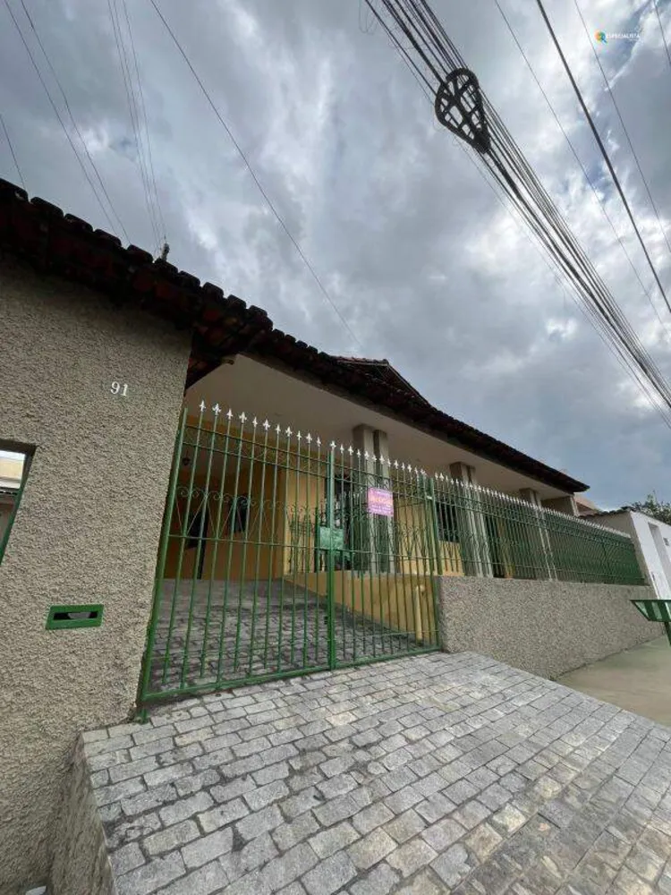 Casa, 4 quartos, 178 m² - Foto 1