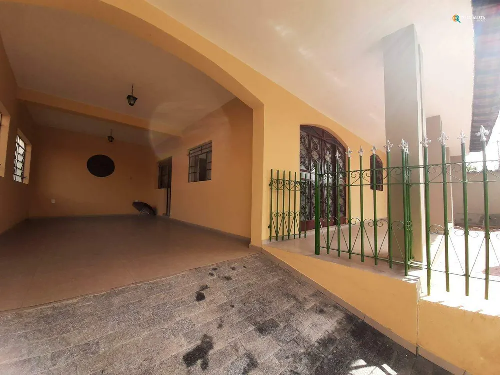 Casa, 4 quartos, 178 m² - Foto 2