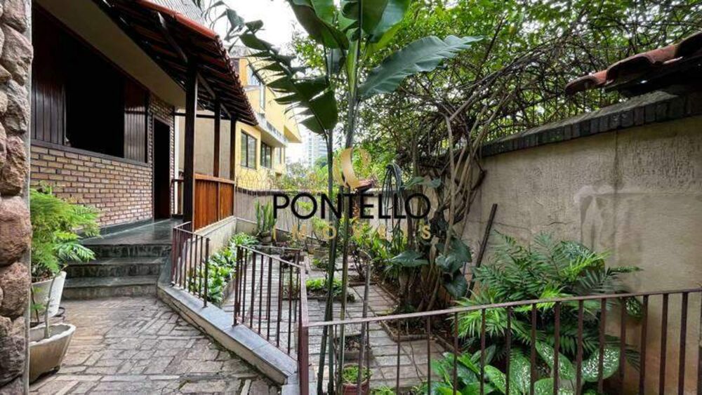 Casa à venda com 4 quartos, 350m² - Foto 7