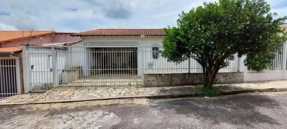 Casa, 5 quartos, 294 m² - Foto 1