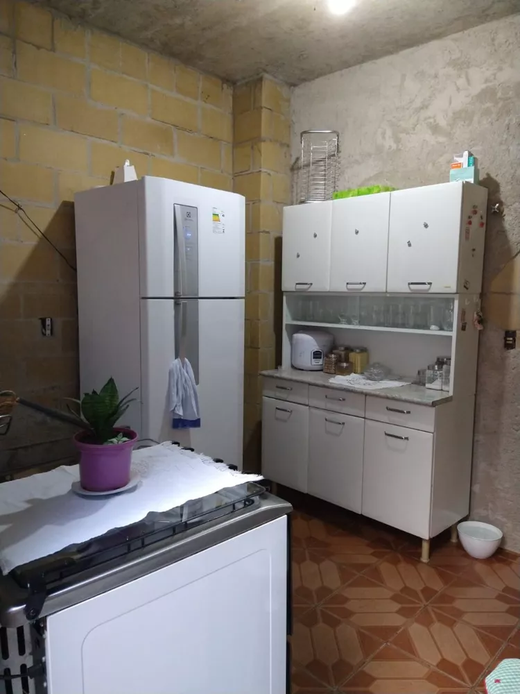 Casa à venda com 2 quartos, 70m² - Foto 10