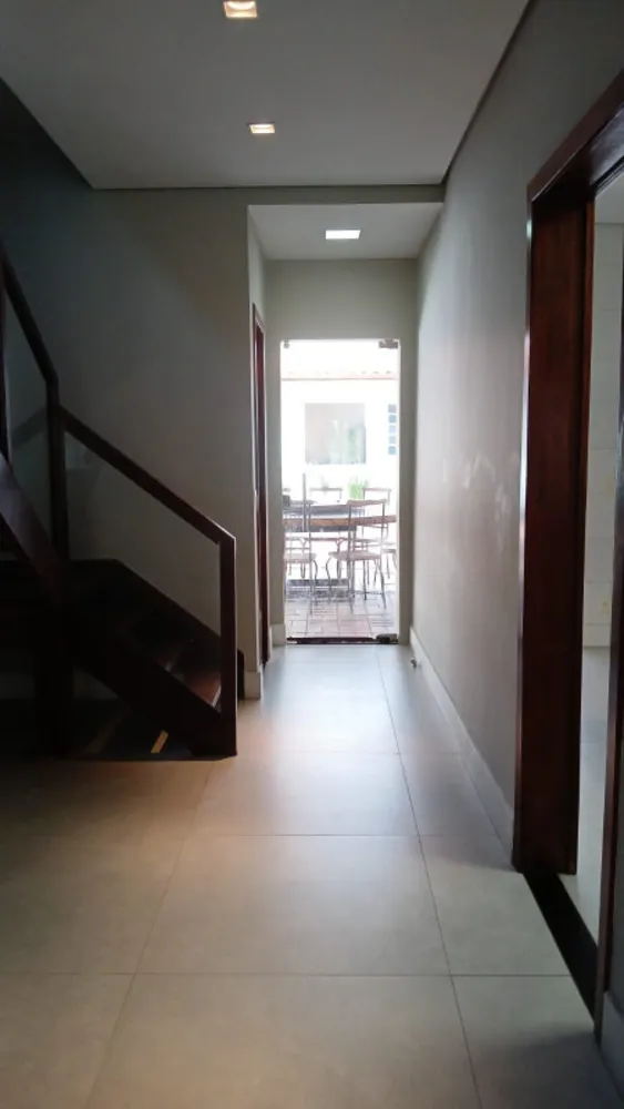 Casa, 3 quartos, 205 m² - Foto 3