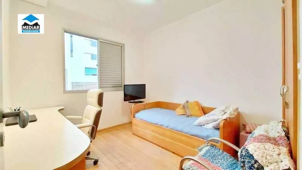 Apartamento à venda com 4 quartos, 155m² - Foto 8